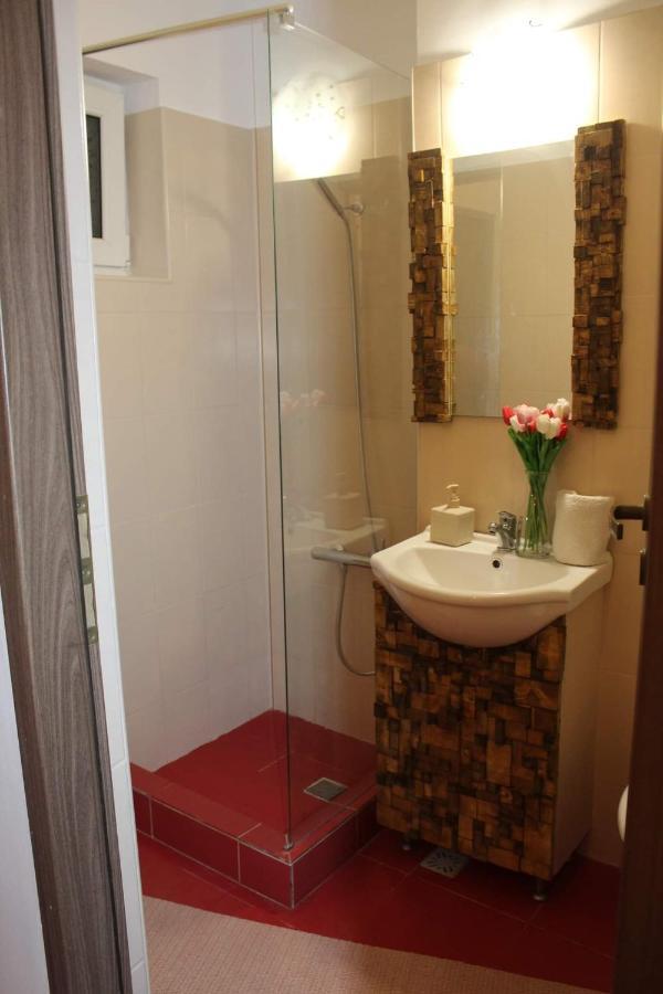 شقة Apartament Dania & Petru Tîrgu Ocna المظهر الخارجي الصورة